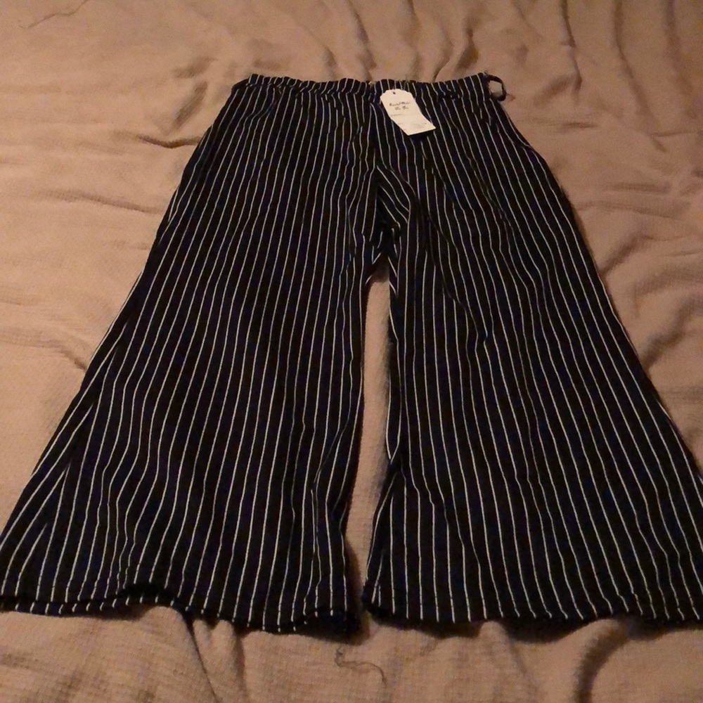 New with Tags Crop Pants